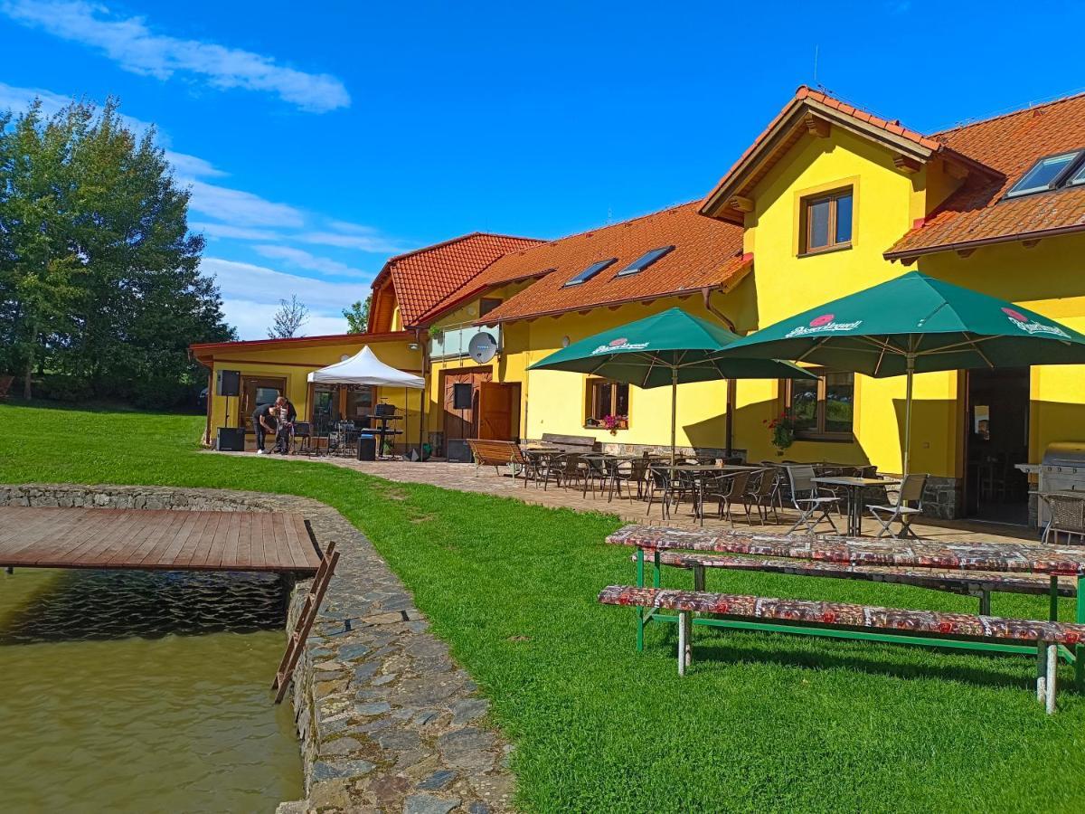 Podvesky Mlyn Hotel Tlumacov Buitenkant foto