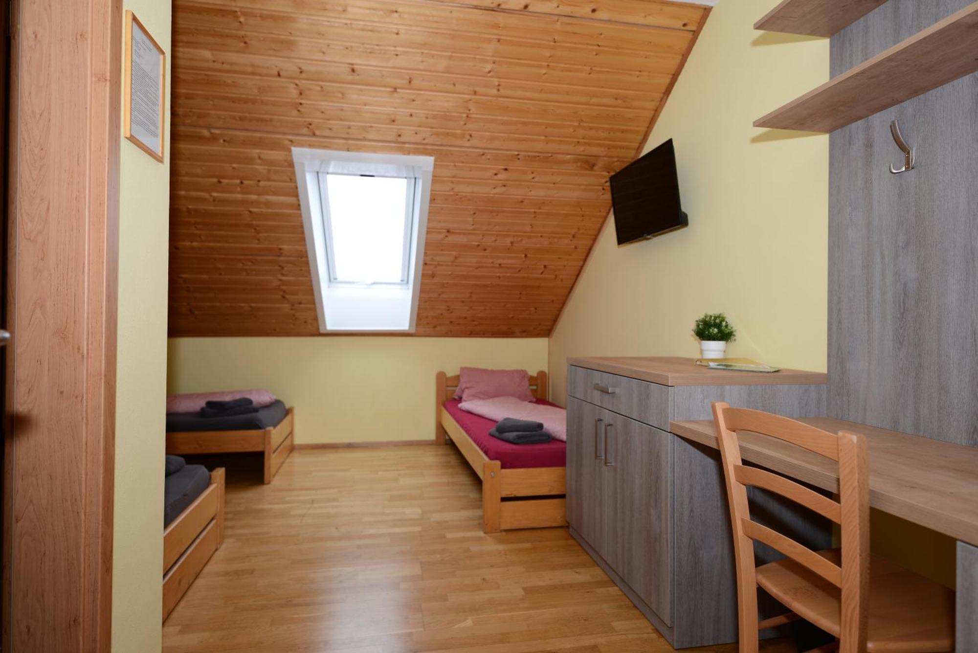 Podvesky Mlyn Hotel Tlumacov Buitenkant foto