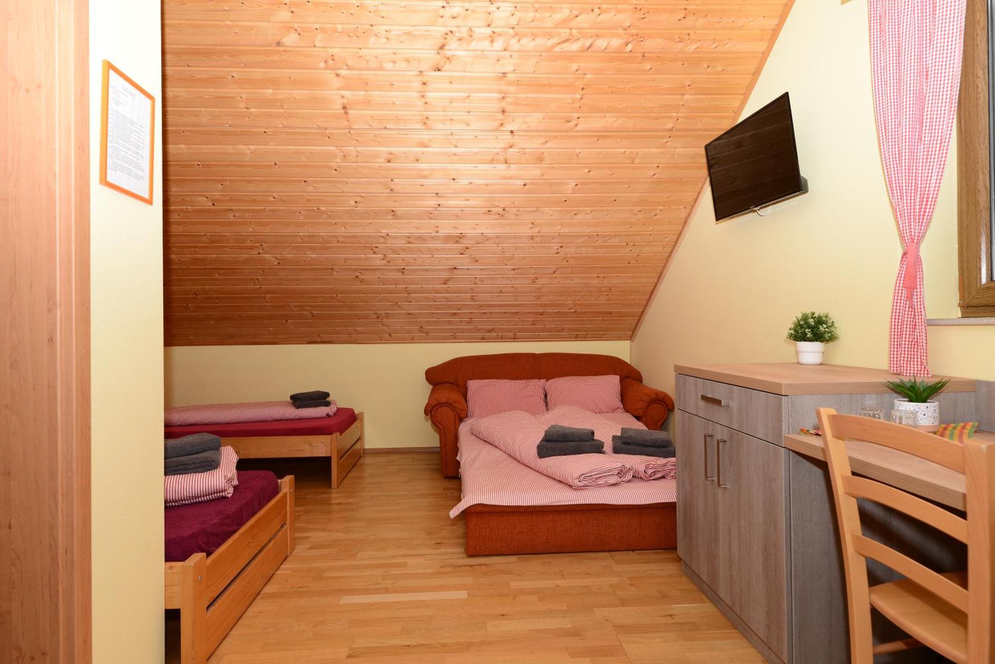 Podvesky Mlyn Hotel Tlumacov Buitenkant foto
