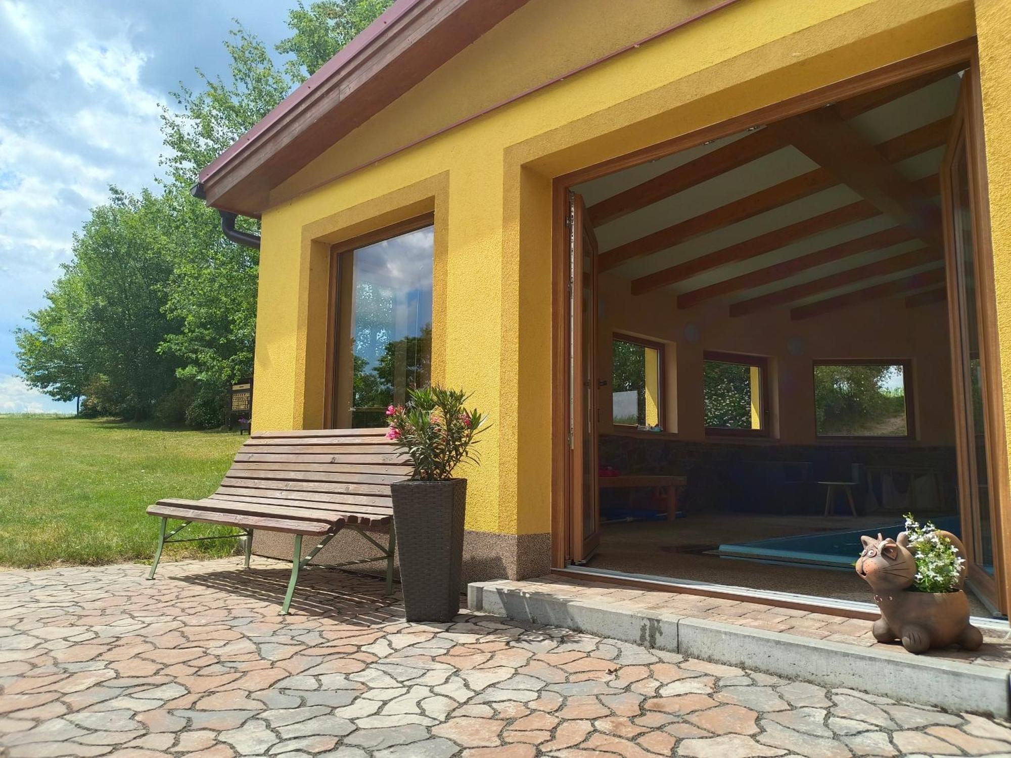 Podvesky Mlyn Hotel Tlumacov Buitenkant foto