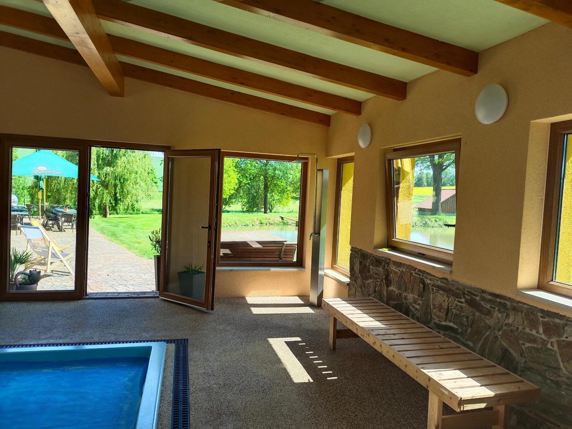 Podvesky Mlyn Hotel Tlumacov Buitenkant foto